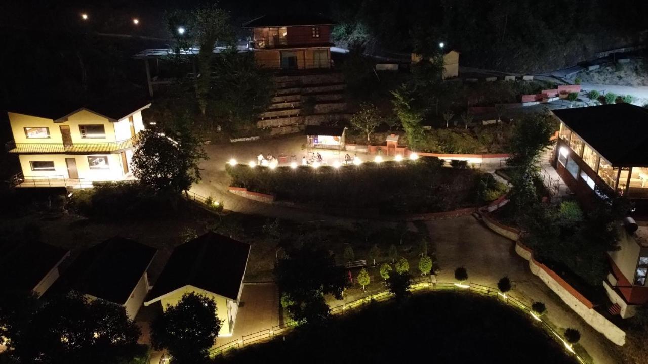 Skywood Resort Shoghi Shogi Exteriör bild