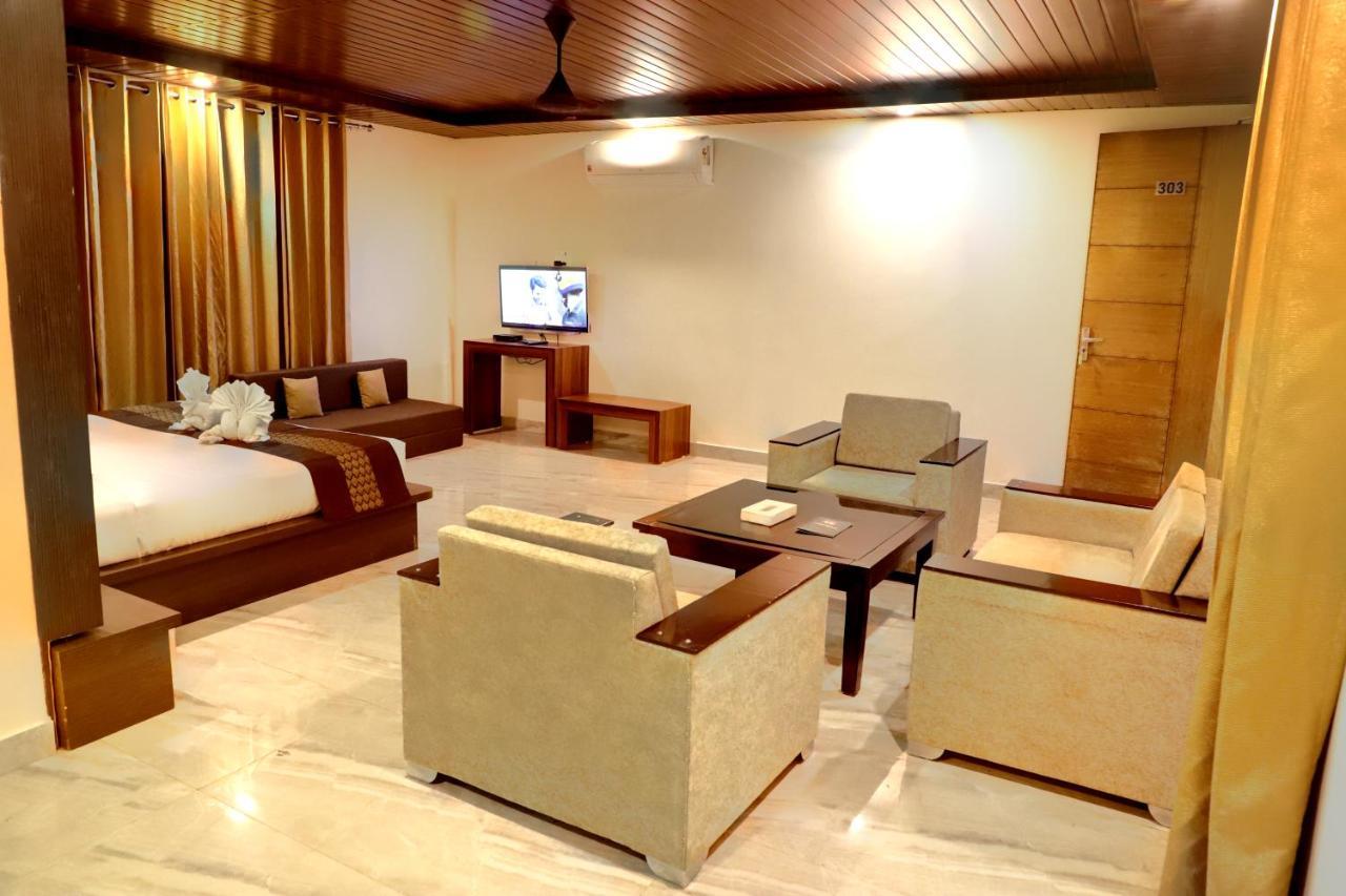 Skywood Resort Shoghi Shogi Exteriör bild