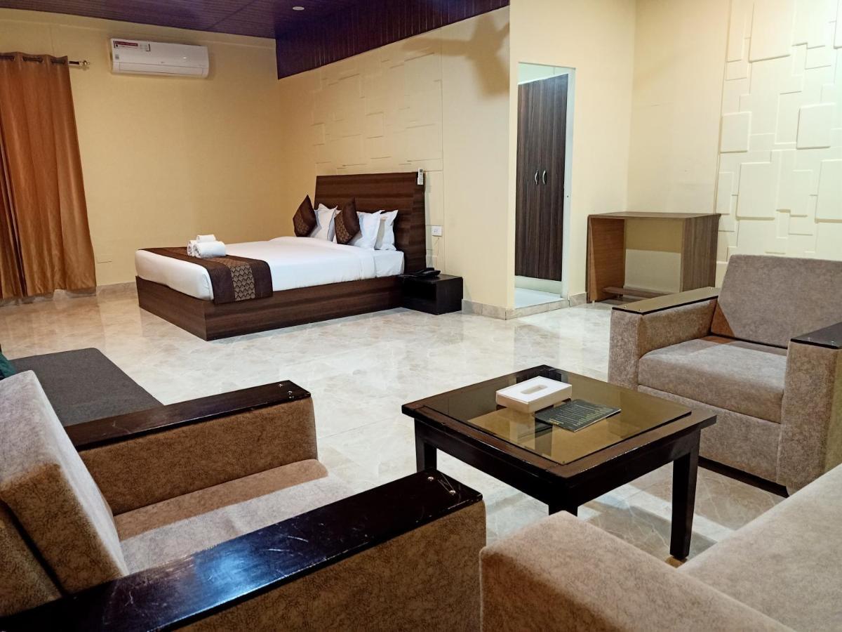 Skywood Resort Shoghi Shogi Exteriör bild