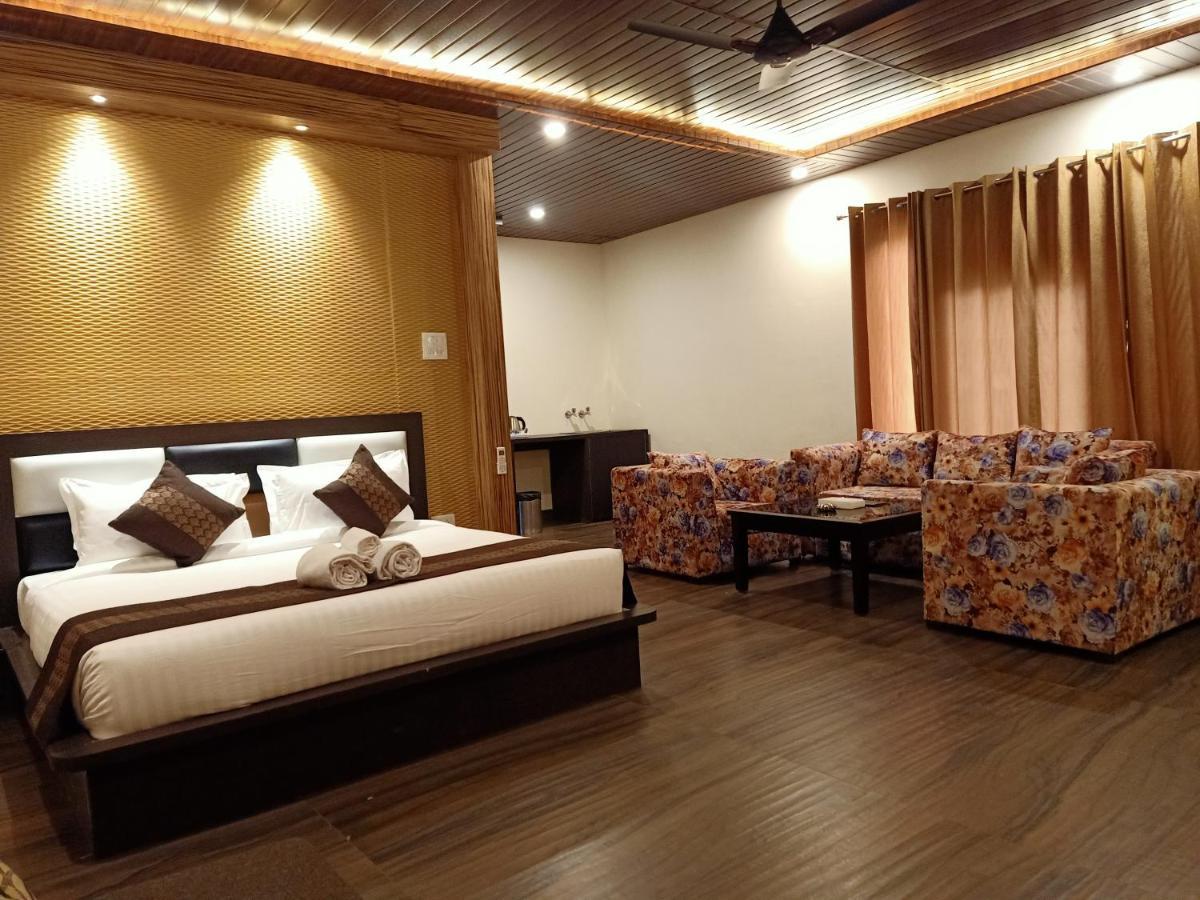 Skywood Resort Shoghi Shogi Exteriör bild
